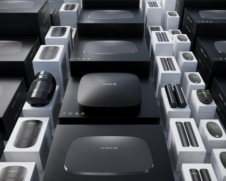 "Ajax Wireless Alarm vs. Traditional Alarms: Which Offers Better Protection?"