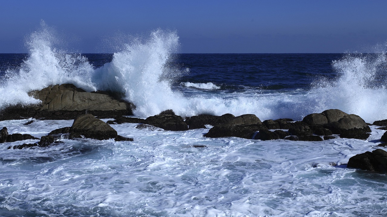 Waves, east sea, breaking waves — Comparing Medicare Supplement Plans to Medicare