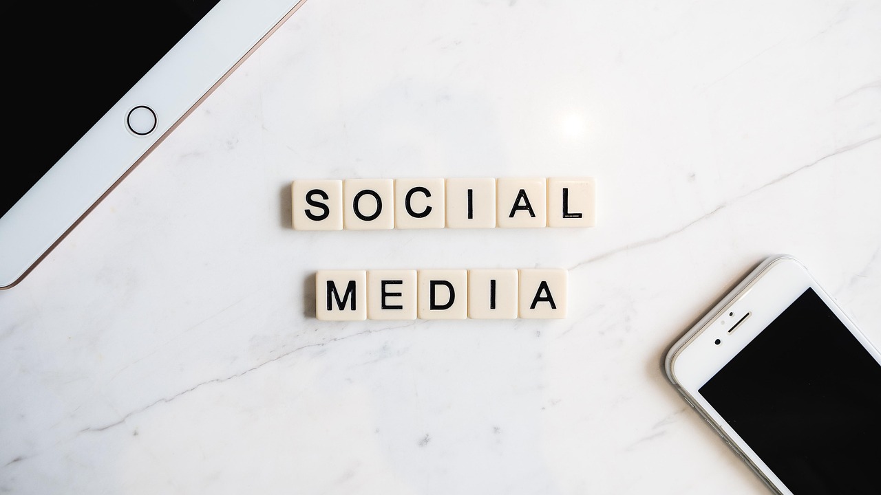 Social media, marketing, facebook — Essential and most important SEO tips for new startups
