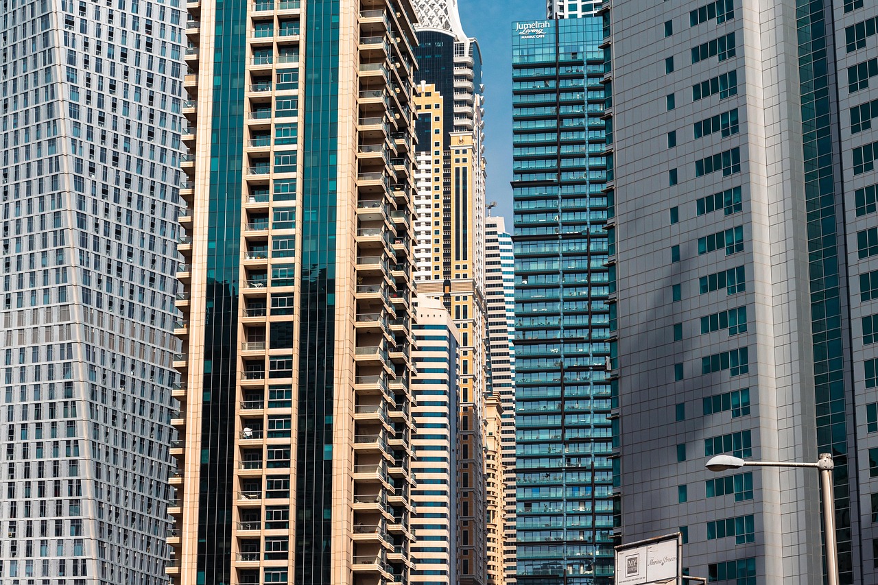 Dubai, skyscraper, architecture — Essential Tips for Trading Forex with Metatrader 4