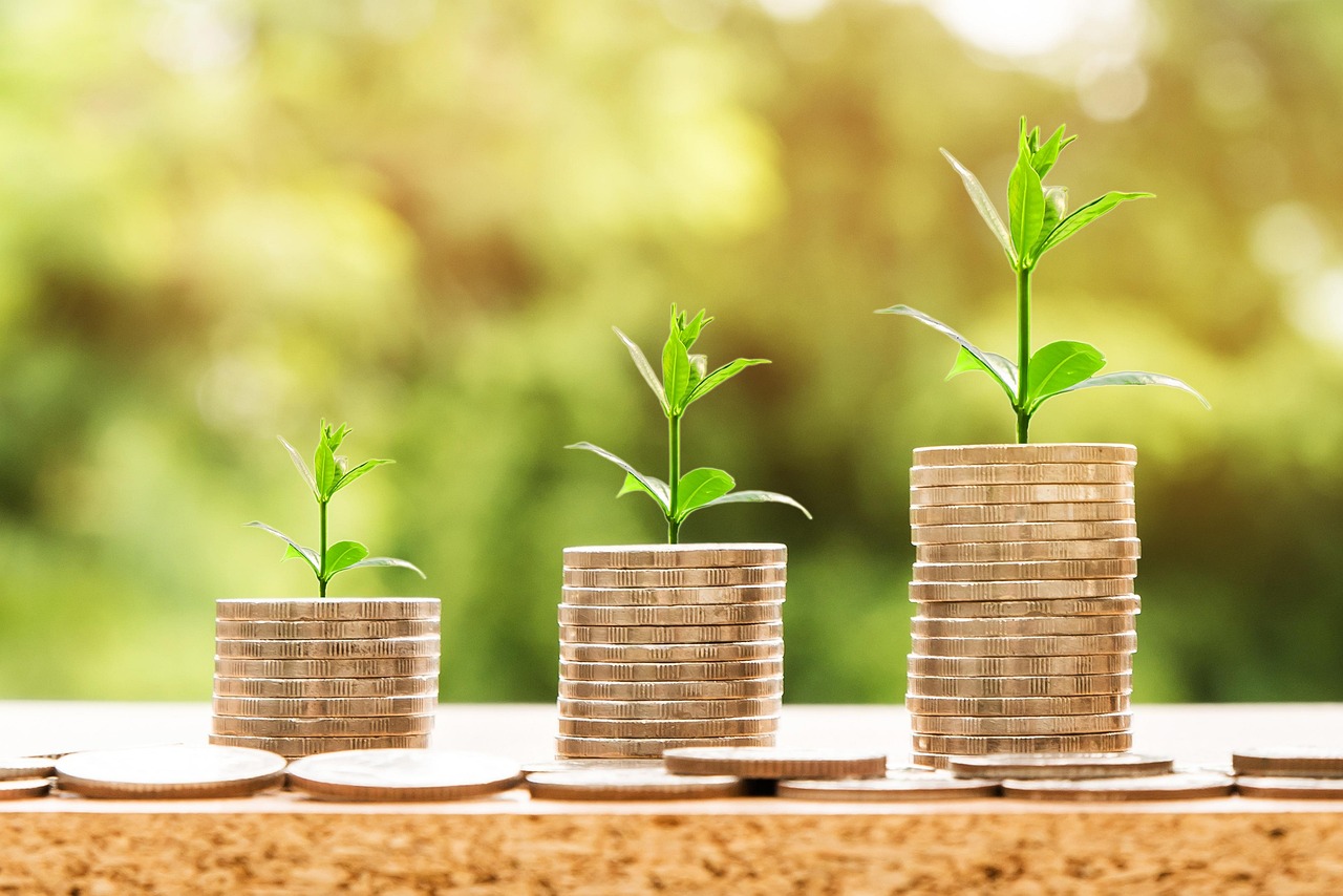 Money, profit, finance — "Everything You Need to Know About Windows 10 Keys and Activation"